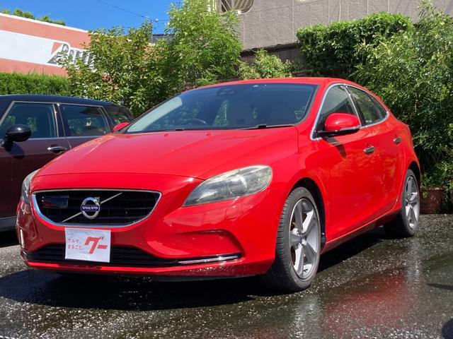 Ｖ４０ Ｔ４　ディーラー車　右ハンドル　純正アルミホイール　オートエアコン　パワステ　パワーウィンドウ　Ｗエアバッグ　ＡＢＳ　シートヒーター　パワーシート（1枚目）