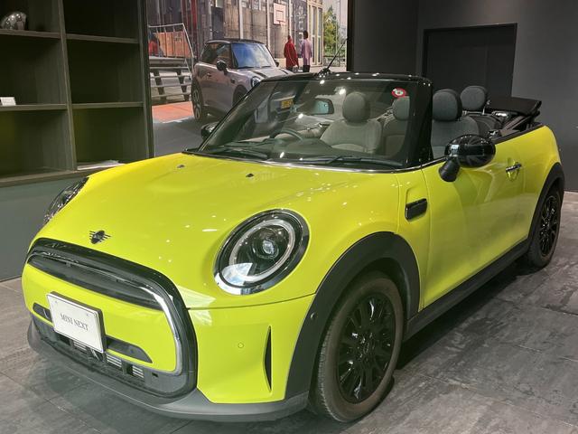 ＭＩＮＩ(ミニ) クーパー　コンバーチブル　クラシック・トリム　１オーナー・禁煙車・ヘッドアップディスプレイ・１６黒Ａ 中古車画像