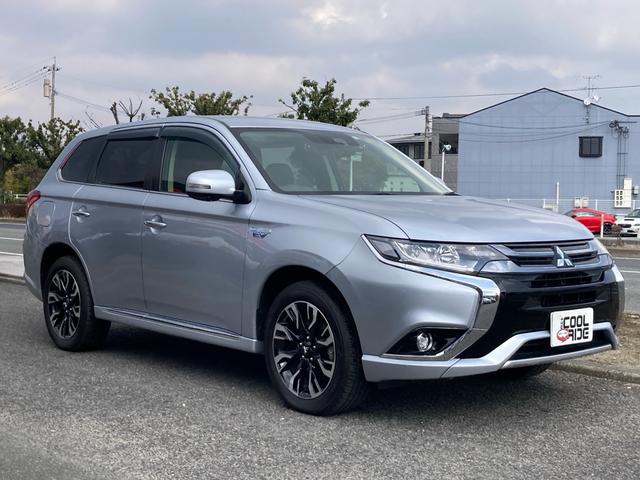 アウトランダーＰＨＥＶ(三菱) Ｇナビパッケージ　ナビ地デジＴＶ　アラウンドビューモニター　ドライブレコーダー　１８インチアルミホイール　ＬＥＤヘッドライト　パワーバックドア 中古車画像