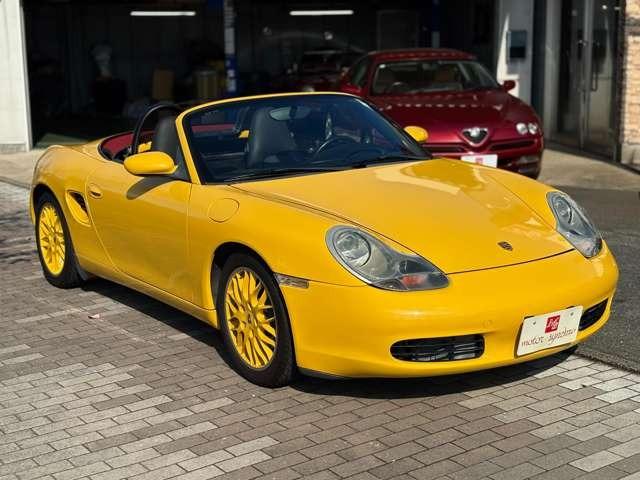 リアガラス幌、ツヤのある塗装状態です リアに軽微な修復が有りますが走行に支障ありません