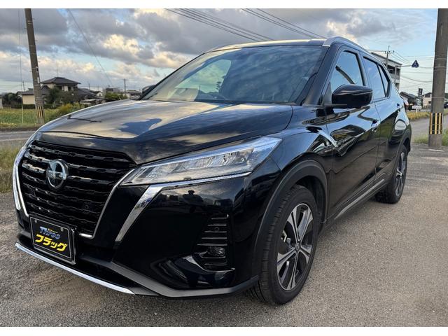 キックス Ｘ　ツートーンインテリアエディション　インテリアベージュ・プロパイロット・インテリジェントアラウンドビューモニター＋インテリジェントルームミラー・ステアリングヒーター・シートヒーター・（1枚目）