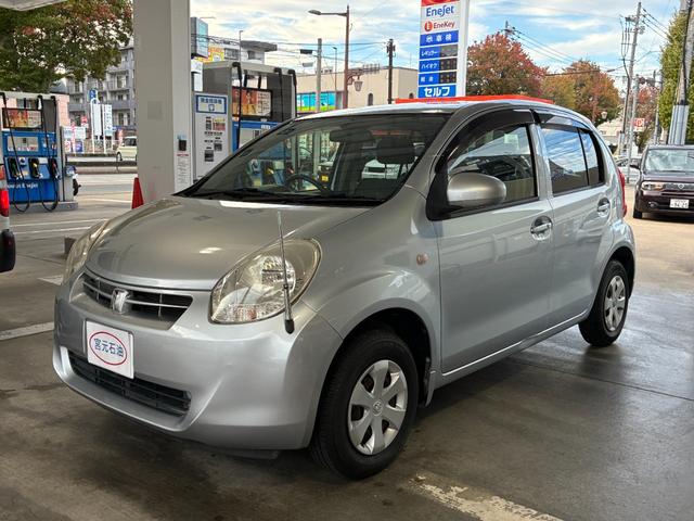 この車両価格は市内限定です。市外の方はご相談下さい。 純正ＳＤナビ　ＤＶＤ再生　ＥＴＣ　スマートキー　ベンチシート　レンタＵＰ