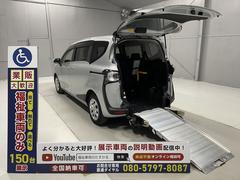 トヨタ　シエンタ　Ｇ　福祉車両　手動スロープ　１台積