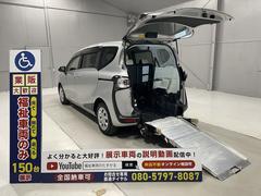 トヨタ　シエンタ　　福祉車両　手動スロープ　１台積