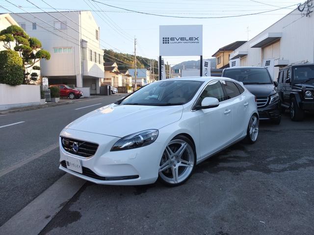 ボルボ Ｖ４０ Ｔ３　ＳＥ　禁煙車　ＢＣフォージド１９ＡＷ　ＫＷ車高調　コムテック前後ドラレコ　レーダー探知機　純正ナビゲーション装備車　フルセグ　Ｂｌｕｅｔｏｏｔｈオーディオ通話機能　バックカメラ　ＤＶＤ　ＥＴＣ