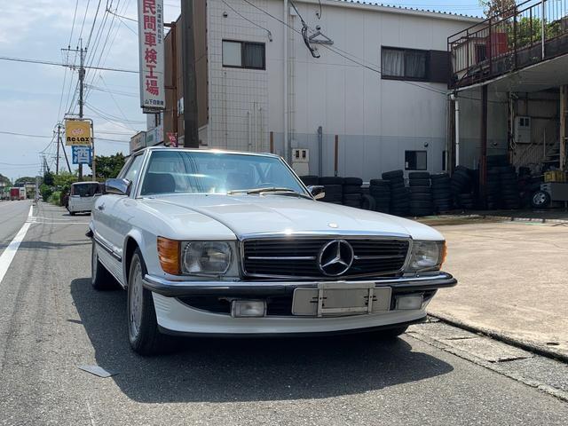 ＳＬ ５６０ＳＬ　正規ディラー車　左ハンドル　赤レザーシート　ウッドコンビハンドル　ホイール４本塗装済み　走行８９０００ｋｍ（1枚目）