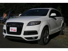 アウディ　Ｑ７　３．０ＴＦＳＩクワトロ　走行距離８２，０００Ｋｍ　４ＷＤ　アルミホイール