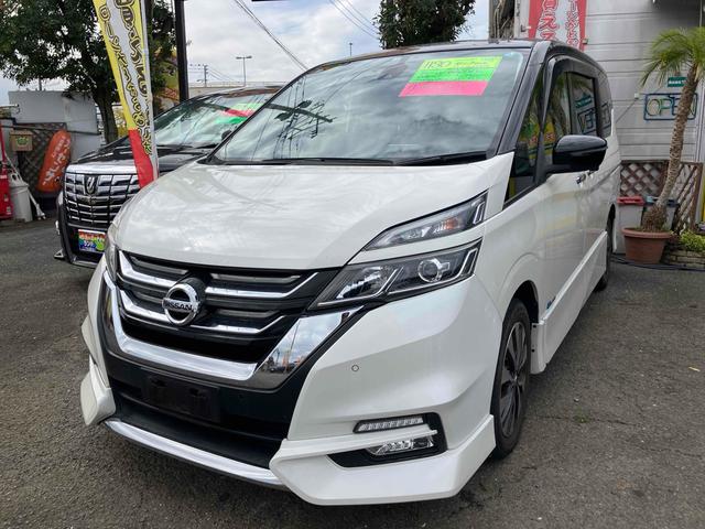 クルーズコントロール付☆ロングドライブでも運転がラク アイドリングストップ　電動格納ミラー　後席モニター　３列シート　ＣＶＴ