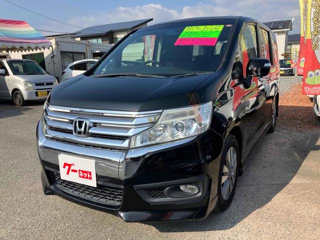 車内に明るい光と笑顔を運んでくれるサンルーフ付☆ 盗難防止システム　衝突安全ボディ　ＡＢＳ　ＥＳＣ　エアコン