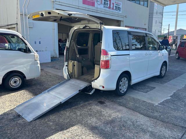 ノア(トヨタ) 　福祉車輌　両側スライド・片側電動　キーレスエントリー　ＣＶＴ　ＣＤ　カセット　エアコン　パワーステアリング　パワーウィンドウ 中古車画像
