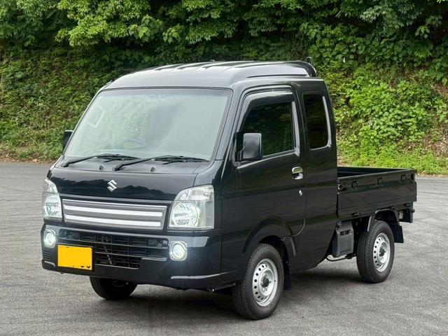 スーパーキャリイ Ｌ　軽トラック　５速マニュアル車　衝突被害軽減システム　エアコン　パワーウィンドウ　助手席エアバッグ　ＣＤ　最大積載量３５０ｋｇ　ＭＯＭＯステアリング（1枚目）