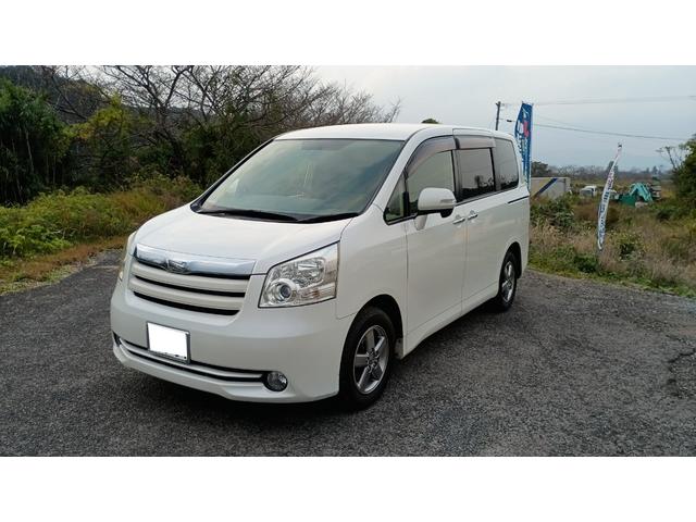 ノア(トヨタ) Ｘ　スマートエディション　フリップダウンモニター付き　オートマ　両側パワースライド　スマートキー　バックカメラ 中古車画像