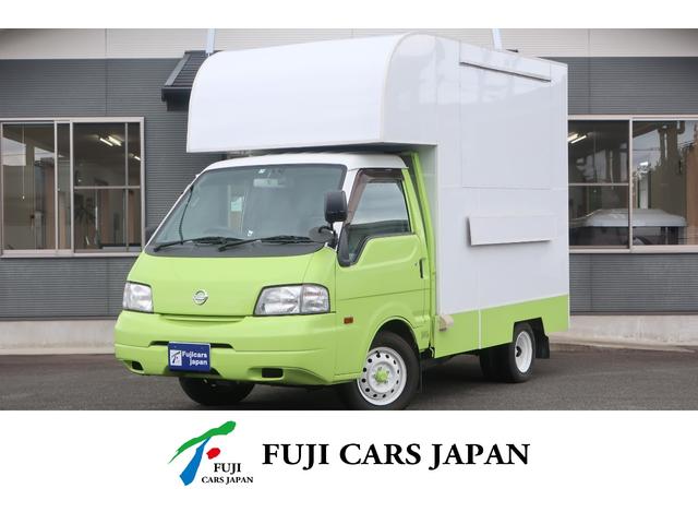 キッチンカー　移動販売車　シンク　サッシ窓　カウンターテーブル　ガス式フライヤー　作業台　換気扇　外部電源　ＡＣコンセント　跳ね上げ式販売口　ＥＴＣ