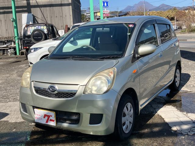 Ｌ　５速ミッション車　走行距離６３，０００Ｋｍ　ＣＤオーディオ　キーレス　ヘッドライトレベライザー　フル装備　Ｗエアバッグ　取扱説明書　整備点検記録簿