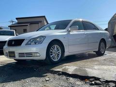 クラウン ロイヤルサルーン ETC オートクルーズコントロール バックカメラ ナビ アルミホイール HID AT スマートキー 電動格納ミラー 盗難防止システム パワーシート CD MD 衝突安全ボディ ABS ESC エアコン 中古車画像