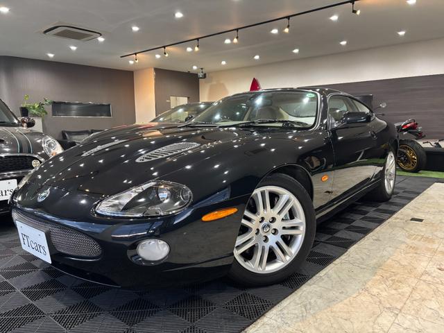 ＸＫＲ　Ｖ８スーパーチャージャー４０６ｐｓ　ＭＩＤＮＩＧＨＴ　ベージュ革シート　革巻ステアリング　キーレス　ＥＴＣ　ワンオーナー　正規ディーラー点検記録簿
