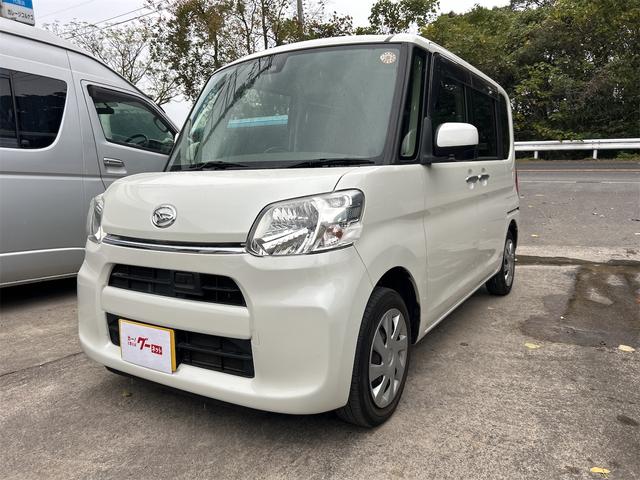 バックカメラ付！あなたの駐車をサポート☆ 盗難防止システム　ＡＢＳ　ＥＳＣ　ＣＤ　ＤＶＤ再生　ＵＳＢ　エアコン