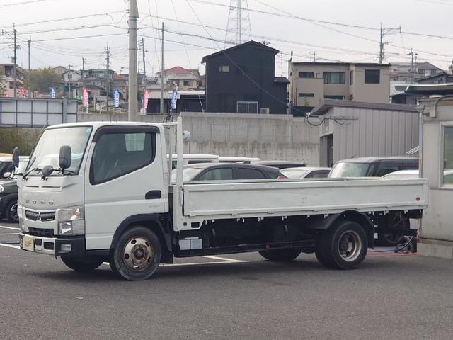 　平ボディ　荷台内寸　長さ４３５ｃｍ　幅１７８ｃｍ　深さ３８ｃｍ　１４８馬力　　３０００ｃｃ　ディーゼル車　積載量　２０００ｋｇ