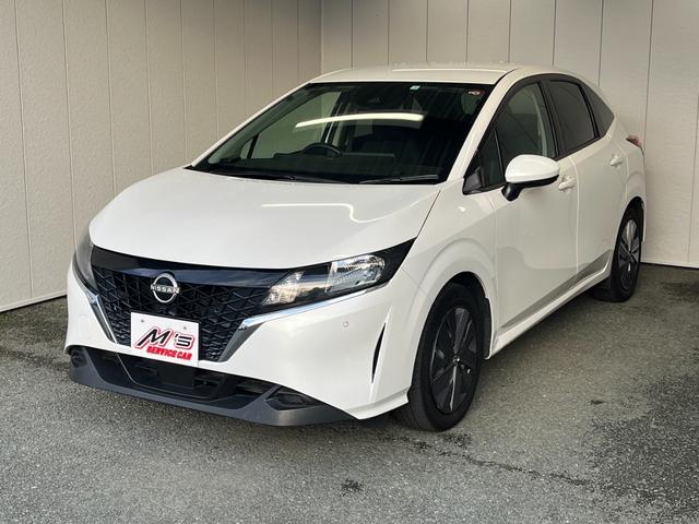 Ｘ　ＦＯＵＲ　４ＷＤ　衝突被害軽減ブレーキ　メモリーナビ　フルセグＴＶ　ＥＴＣ　シートヒーター　クリアランスソナー　レーンアシスト　ステアリングヒーター　オートライト　ＵＳＢ充電　Ｂｌｕｅｔｏｏｔｈ接続