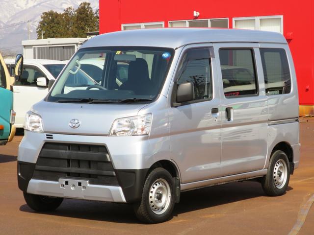 デラックス 4WD インパネ5MT キーレス エアコン パワステ(1枚目)