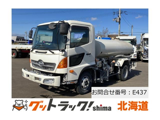 ヒノレンジャー 　極東散水車　４０００Ｌ　エンジン式ポンプ　前方圧力散水／後方重力散水（1枚目）