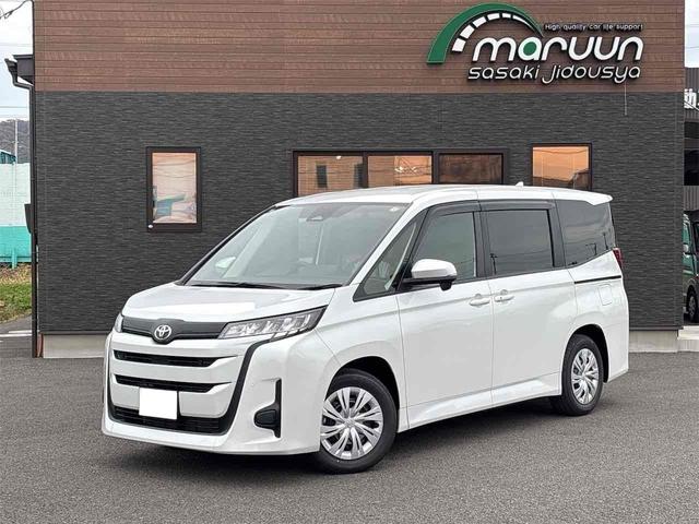 ナビ搭載！迷う道も知らない道も安心して走れます！ スマートキー　電動格納ミラー　３列シート　ウォークスルー　ＣＶＴ　ＡＢＳ