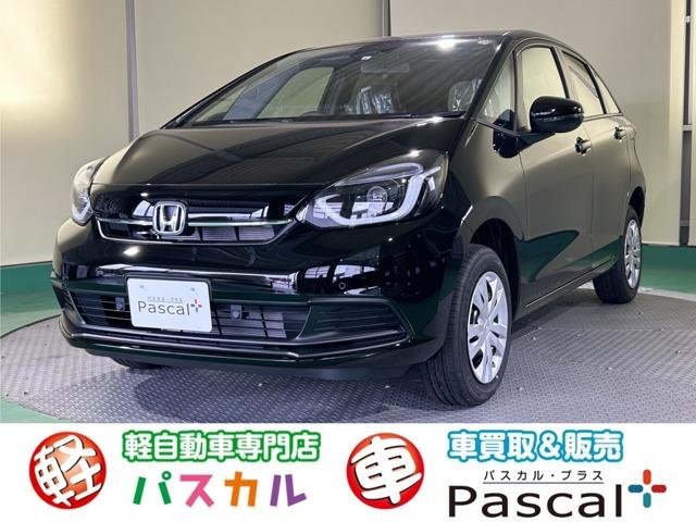 フィット（ホンダ）ホーム　４ＷＤ　登録済未使用車　寒冷地仕様　Ｈｏｎｄａ　ＳＥＮＳＩＮＧ　クルーズコントロール　電動パーキングブレーキ　オートブレーキホールド　プッシュスタート 中古車画像