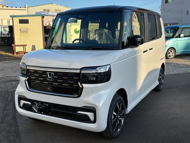 ホンダ Ｎ－ＢＯＸカスタム コーディネートスタイル　４ＷＤ　衝突軽減ブレーキ　両側電動スライドドア　スマートキー　届出済未使用車