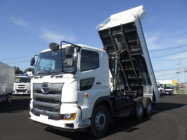 　Ｒ２年式　１０ｔダンプ　走行２０，２３２ｋｍ　新明和工業９．１ｔ積載　５３００×２２００ボディ　ＭＴ７速３８０ｐｓ　Ｔ／Ｍリターダ付自動シート　ＥＴＣ付　車検Ｒ６．１１．６