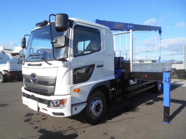 　Ｒ４年式　増トン４段クレーン　最大積載７，７００ｋｇ　ボディ内寸　５５００×２２００×４００　走行距離９６９ｋｍ　車検Ｒ５．１０．２７まで
