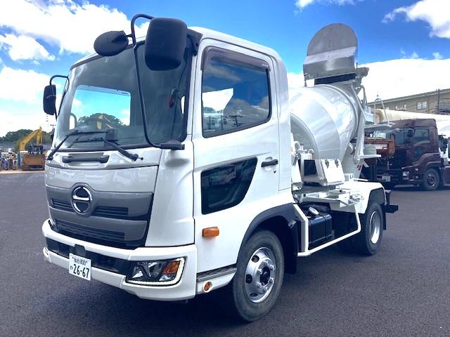 　ＫＹＢ　Ｍ１５　４ｔミキサー車　自動アルミ天蓋ホッパードラム容量　３．０？　混合容量　３，６００ｋｇ　積載　３，５３０ｋｇ走行距離　１１，７４５Ｋｍ車検　Ｒ６．４．２３ＥＴＣ付