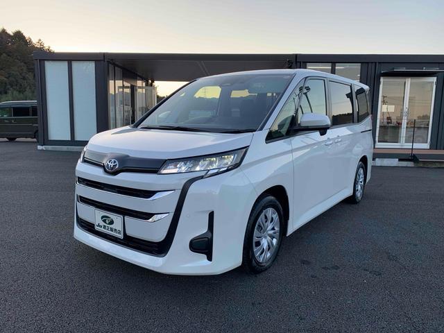 後方確認をサポート！バックカメラ付き！ ＬＥＤヘッドランプ　キーレスエントリー　電動格納ミラー　３列シート