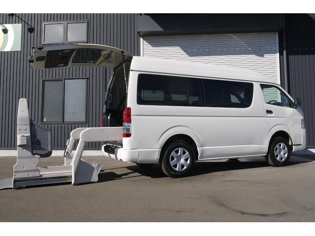 ４ＷＤ　後期モデル　ディーゼルターボ　車いす仕様車 Ｂタイプ１０人乗り　車いす電動スライドリフト付　車いす固定装置２脚