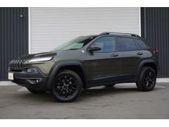 ジープ・チェロキー トレイルホーク 4WD アドバンスドブレーキアシスト 前席2脚シートヒーター パワーリアゲート フロント&リアクリアランスソナー 運転席パワーシート レーダークルーズコントロール Bluetooth対応純正ナビ 中古車画像