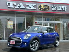 ＭＩＮＩ　ＭＩＮＩ　クーパーＤ　ナビ付き　バックカメラ　シートヒーター