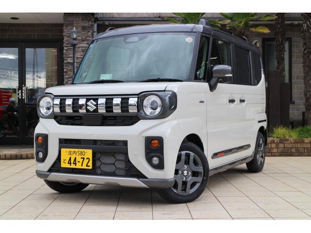 スペーシアギア ハイブリッドＸＺ　４ＷＤ　届出済み未使用車　ワンオーナー　スズキセーフティサポート　両側パワースライドドア　ハンドルヒーター　クリアランスソナー　クルーズコントロール　シートヒーター　ＬＥＤヘッドライト　ＨＵＤ（1枚目）