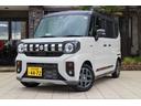 スペーシアギア ハイブリッドＸＺ　４ＷＤ　届出済み未使用車　ワンオーナー　スズキセーフティサポート　両側パワースライドドア　ハンドルヒーター　クリアランスソナー　クルーズコントロール　シートヒーター　ＬＥＤヘッドライト　ＨＵＤ（1枚目）