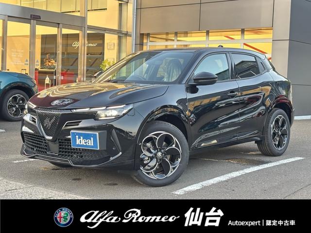 ジュニア イブリダ　プレミアム　ハイブリッド　マトリクスＬＥＤヘッドライト　デジタルメーター　純正ナビ　Ｃａｒｐｌａｙ　ハーフテクノレザーシート　ＡＣＣ　シートヒーター　Ｂｌｕｅｔｏｏｔｈ接続　衝突軽減ブレーキ　スマートキー（1枚目）