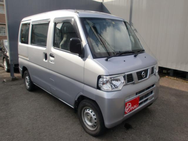 日産 ＮＶ１００クリッパーバン ＤＸ　ワンオーナー　５速ＭＴ　４ＷＤ