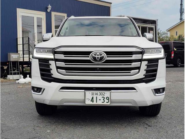 TOYOTA LAND CRUISER ZX | 2023 | WHITE | 5172 km | details TOYOTA LAND CRUISER ZX | 2023 | WHITE | 5172 km | details