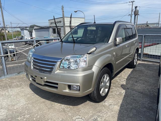 アクシス　４ＷＤ　バックカメラ　ナビ　ＨＩＤ　アルミホイール　スマートキー　電動格納ミラー　シートヒーター　ＡＴ　盗難防止システム　衝突安全ボディ　Ｂｌｕｅｔｏｏｔｈ　ＡＢＳ　エアコン　パワーステアリング