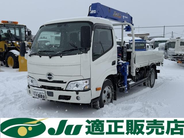 　タダノ４段クレーン　平ボディ　積載２，９５０ｋｇ　５ＭＴ　４ＷＤ　電動格納ミラー　ミラーヒーター　クリアランスソナー