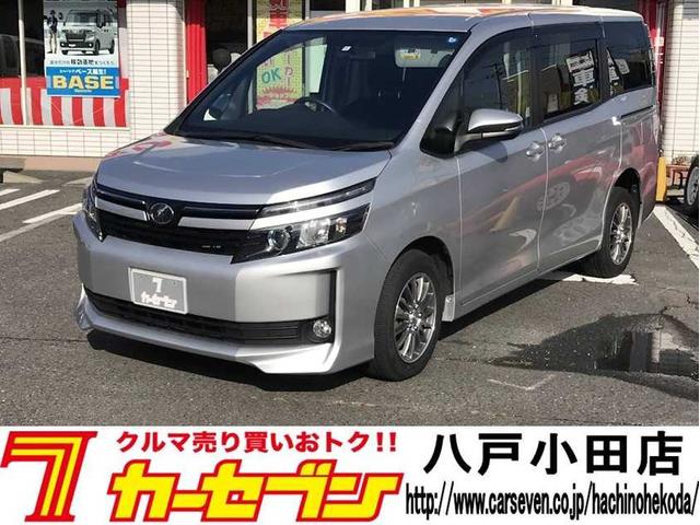 トヨタ ヴォクシー Ｘ　４ＷＤ　３列シート　メモリーナビ　ＥＴＣ　禁煙車　パーキングアシスト　バックカメラ　フルセグＴＶ　横滑り防止装置　サイドエアバック　メモリナビ　ＡＢＳ