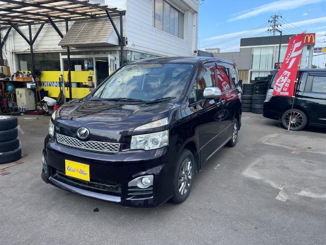 ヴォクシー(トヨタ) ＺＳ　煌ＩＩ　４ＷＤ　ＥＴＣ　ナビＴＶ　Ｂｌｕｅｔｏｏｔｈ　バックカメラ 中古車画像