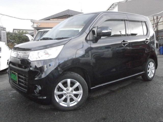 車検８年８月　４ＷＤ　ＥＳＰ装着車（横滑り防止機能） ＵＳＢ、ｉＰｏｄ対応音楽、ＥＴＣ　オートエアコン　サービス冬タイヤＡＷ付