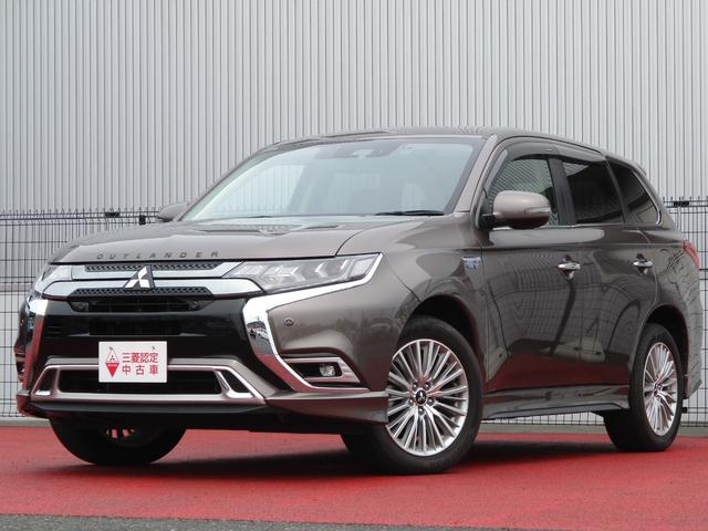 アウトランダーＰＨＥＶ(三菱) Ｇプラスパッケージ　４ＷＤ　最長１０年１０万ｋｍ特別保証延長　電気温水ヒーター　車両検知警報システム 中古車画像