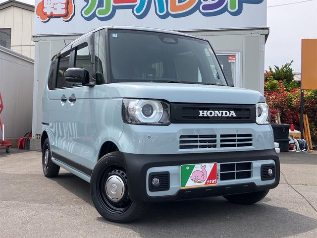 ベースグレード　４ＷＤ　バックカメラ　両側スライド・片側電動　クリアランスソナー　オートクルーズコントロール　レーンアシスト　衝突被害軽減システム　オートライト　ＬＥＤヘッドランプ　スマートキー　アイドリングストップ