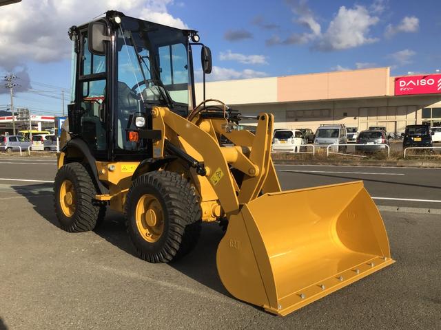 他 日本(国産車その他) ＣＡＴホイールローダー　９０１Ｃ２　除雪仕様　スノーバケット０．５立米　稼働時間５ｈ　未作業車　サスペンションシート 中古車画像