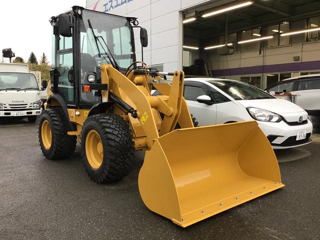 他 日本(国産車その他) ＣＡＴホイールローダー　９０２Ｃ２　除雪仕様　スノーバケット０．６立米　稼働時間５ｈ　未作業車　スノータイヤ 中古車画像