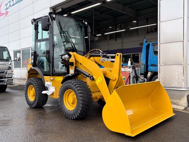 稼働時間３ｈ！スノーバケット０．５立米！未作業車！ スノータイヤ！ラジオ、サスペンションシート、ＬＥＤ前照灯＆作業灯！